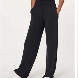 Lululemon Take It Easy Pant Black High Waist Ruched Pockets 4 Inseam 31"